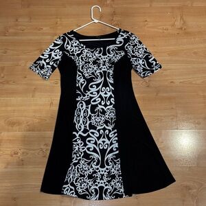 Sami & Jo Black and White Long Sleeve Dress